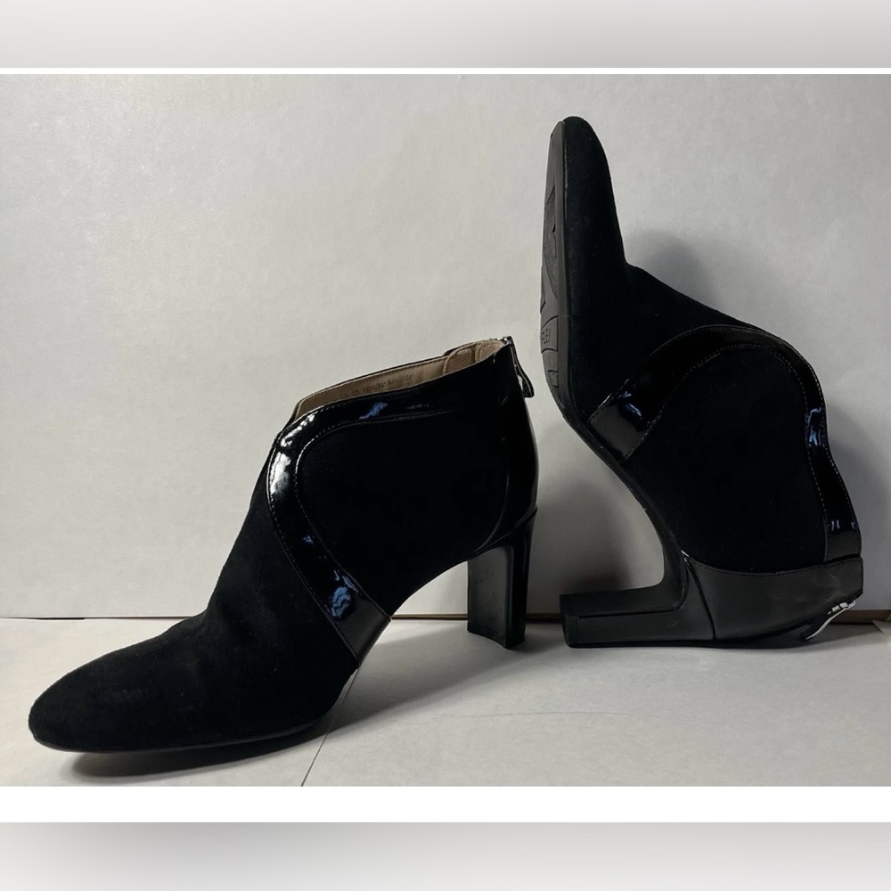 LifeStride Low Nice/comfort Boots Womens size 9M Black Microsued/Ankle/Glamour